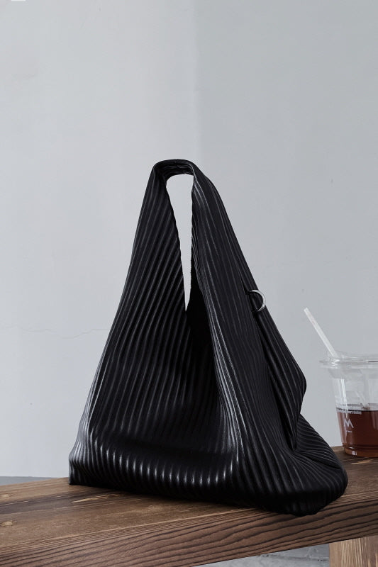 Minimalist Niche Pleated PU Leather Handbag Triangle Bag Solid Color Casual Bevel Bag - Belle Vestige